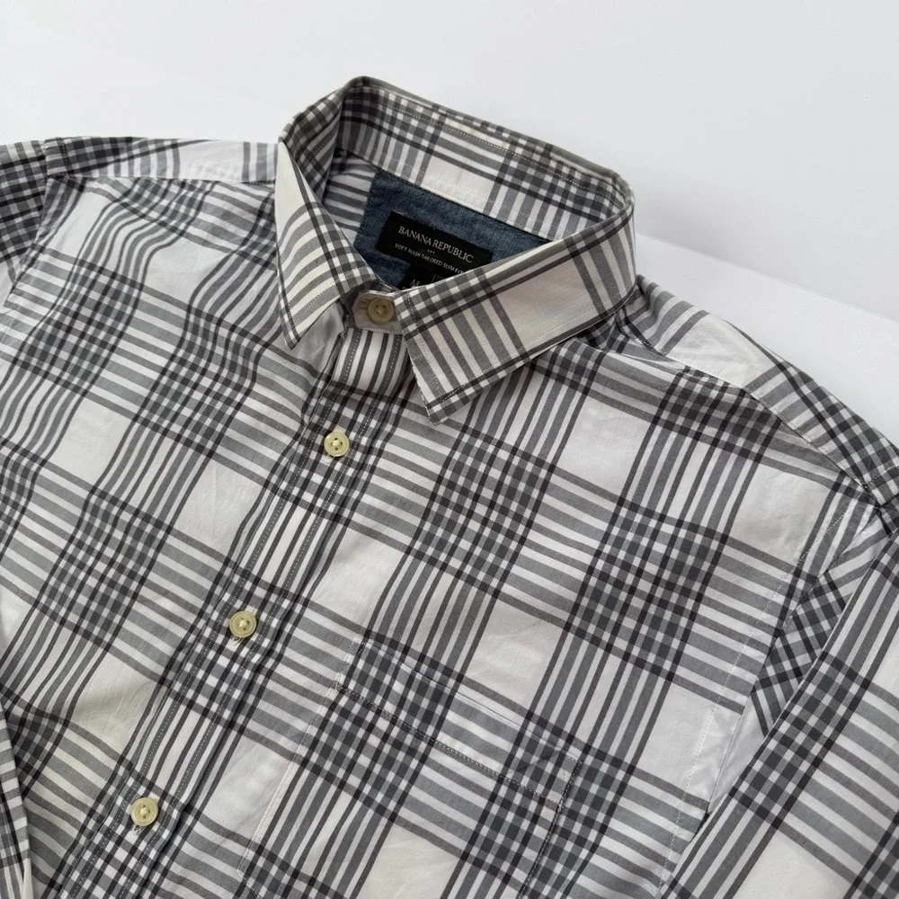 Men’s Banana Republic Long Sleeve Shirt Size Medium​​